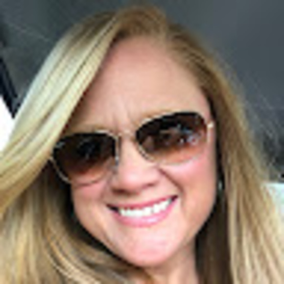 Meet your Posher, Janet - Picture 1 of 1